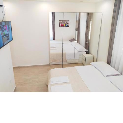 Modern Room with private bathroom