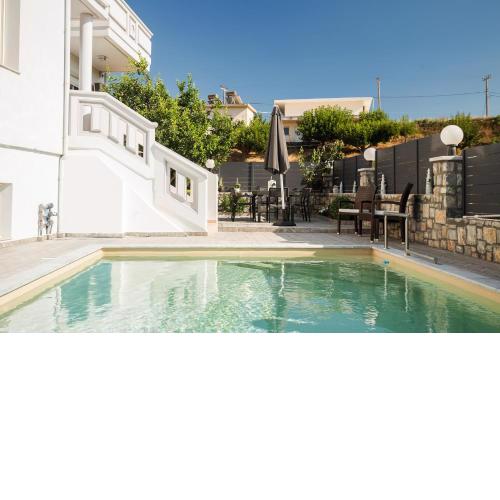 Modern Sea-view 3-bedroom apartment w private pool
