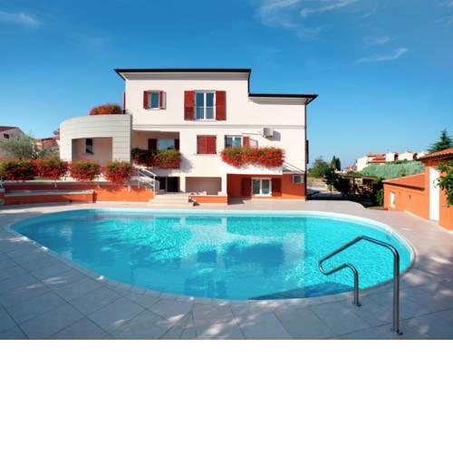 Modern Seaside Apartment in Porec with Swimming Pool