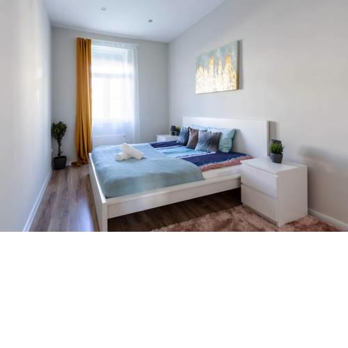 Modern & spacious city center apartment