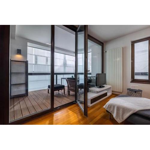 Modern spacious flat with a terrace and a parking