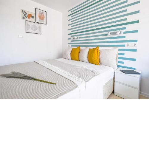 Modern Studios - Meters away from the beach