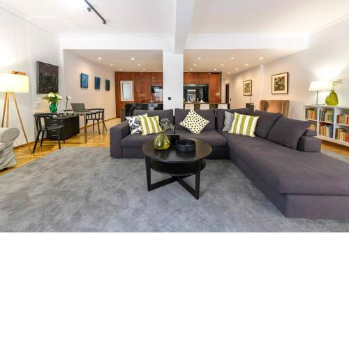 Modern Two-Bedroom Apartment In Kolonaki