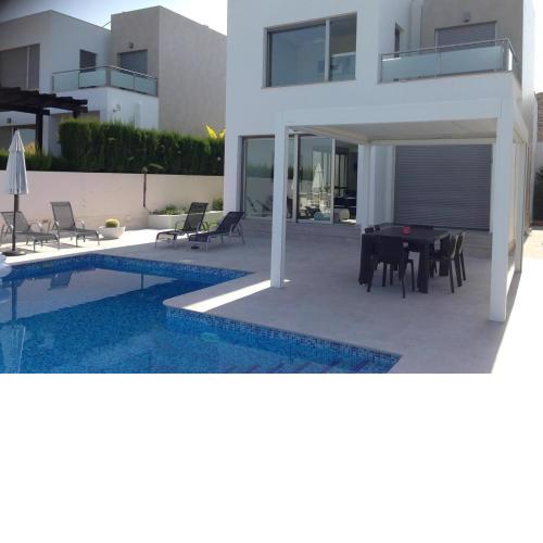 Modern Villa Frontline Golf