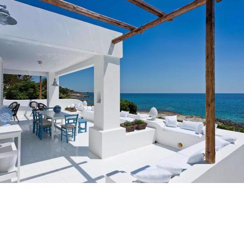 Modern Villa in Fontane Bianche with Terrace