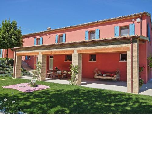 Modern Villa in Fossombrone with Swimming Pool
