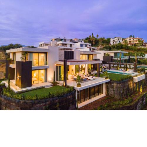 Modern Villa THE HILLS