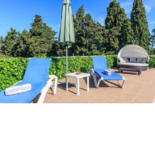 Moderne Finca mit sehr großem Grundstück und Privatpool