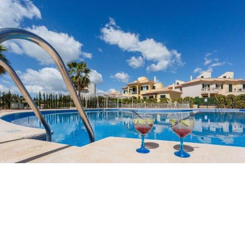 Modernes Apartment mit Gemeinschaftspool in Strandnähe und Golfplätzen in der Umgebung