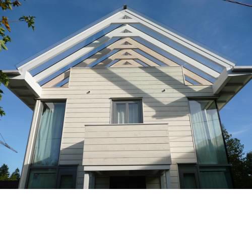 Modernes Architektenhaus mit Bergblick