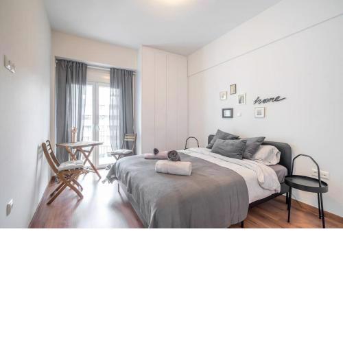 Modernised Athenian Apartment /w 2BR & 2BA