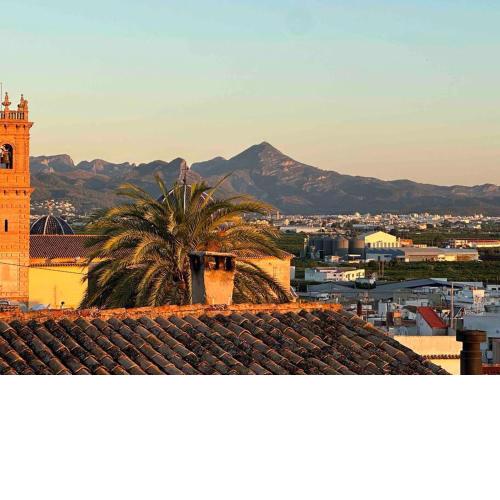 Modernised traditional town house at the top of Oliva