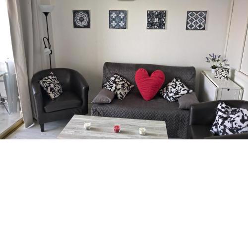 Moderno apartamento con piscina en playa Salou
