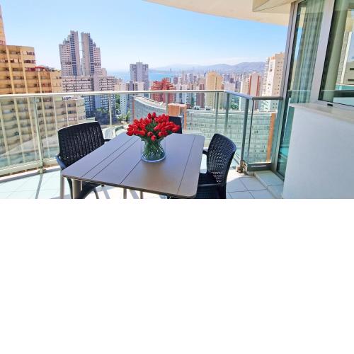 Moderno apartamento con terraza privada y vistas
