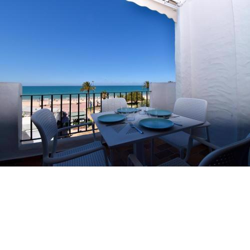 Moderno apartamento en primera línea de playa