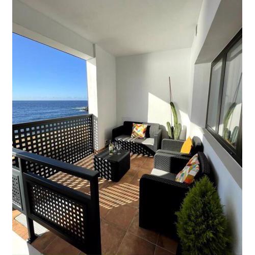 Moderno apartamento frente al mar