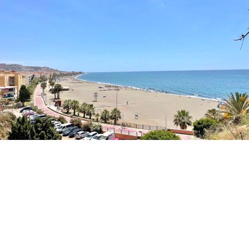 Moderno piso de 3 dormitorios en la playa de Rincon de la Victoria Malaga