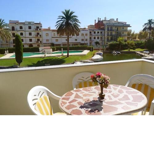 Moderno y renovado apartamento en zona residencial