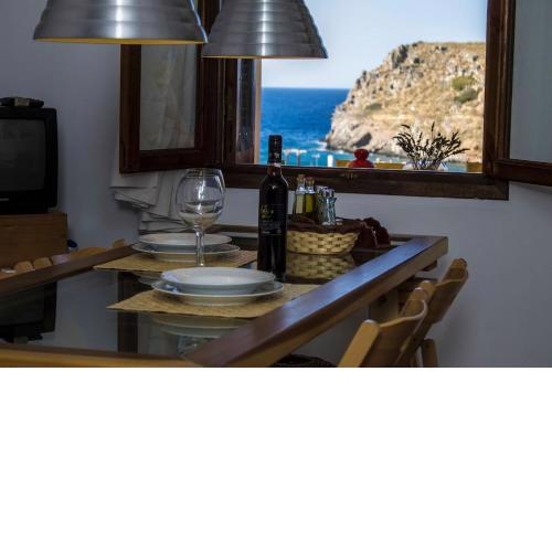 Mohlos house with Seaview