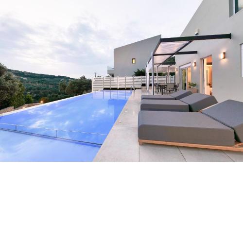 Moly - Luxury Villa with Heated Private Pool