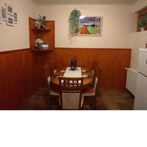 Mona Apartman