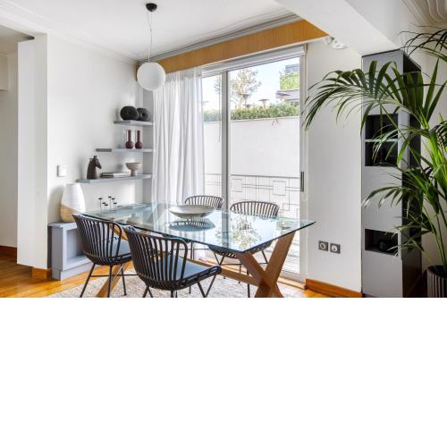 Monastiraki Stylish Loft W/ Acropolis View/Bathtub