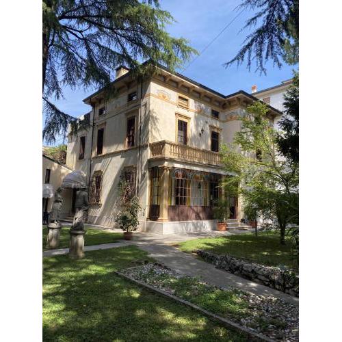 Monolocale in villa con giardino vicino al centro
