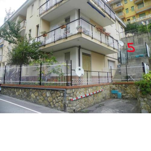 Monolocale n°5 vicino al centro e con dehor
