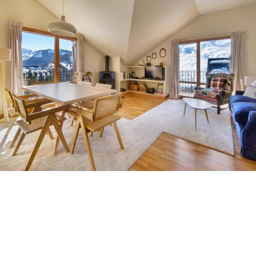 Montesqui Formigal, exclusivo ático con vistas a pistas, guardaesquis y garaje
