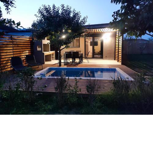 mosquito Luxury Studio