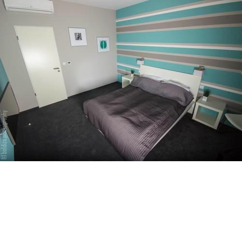Motel M7