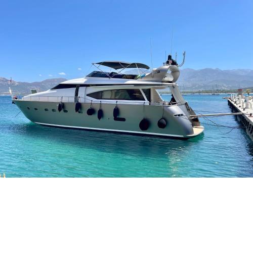 MotorYacht 21 avec équipage