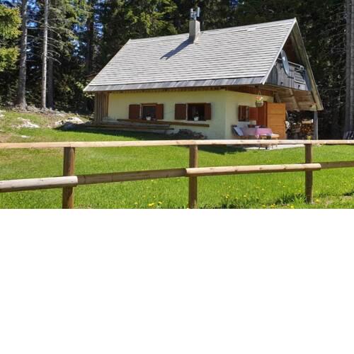 MOUNTAIN ECO CHALET KONJSKA DOLINA on 1.400 m.a.s.l.