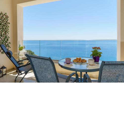 Mountain & Sea - Stunning sea view luxury home