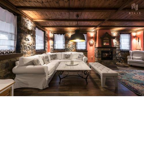 Mountain Spirit, Nilie Hospitality MGMT