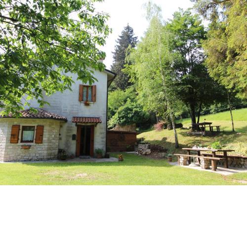 Mountain-view holiday home in Cison di Valmarino with garden
