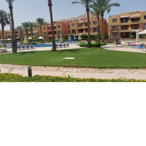 Mountain View Sokhna 2, Ground chalet with Garden Direct to Pool Families ONLY