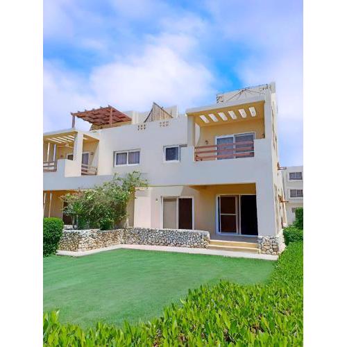 Mousa Coast aquapark view chalet with garden
