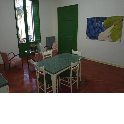Movida DeC (Dimora e Colazione)