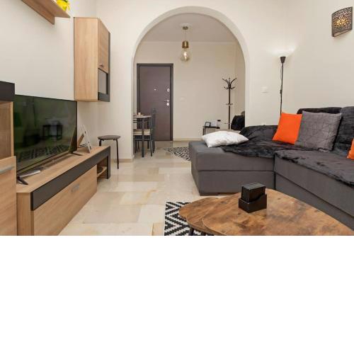 M&R HOME