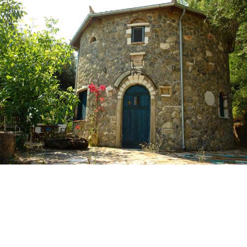 Musician's Round House & Castello