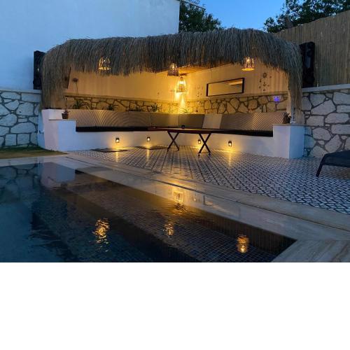 Müstakil havuzlu villa