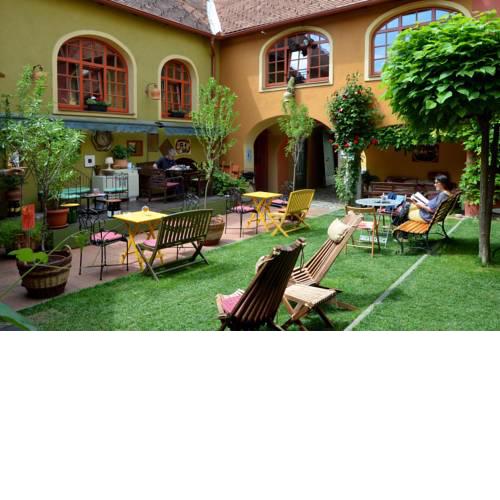 Muzikafe Bed & Breakfast