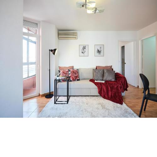 My City Home- Bright apartment in great location