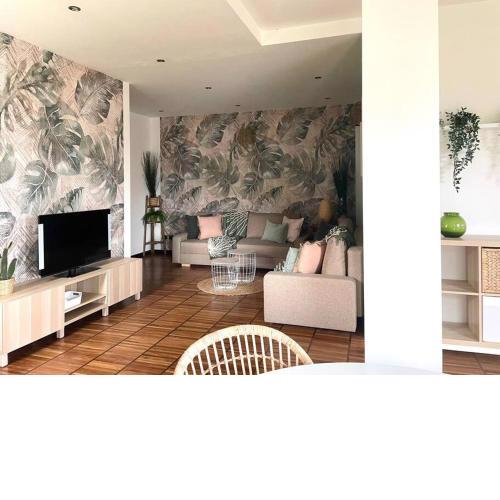 MY HUMBLE HOUSE: appartamento con vista lago e giardino uso esclusivo