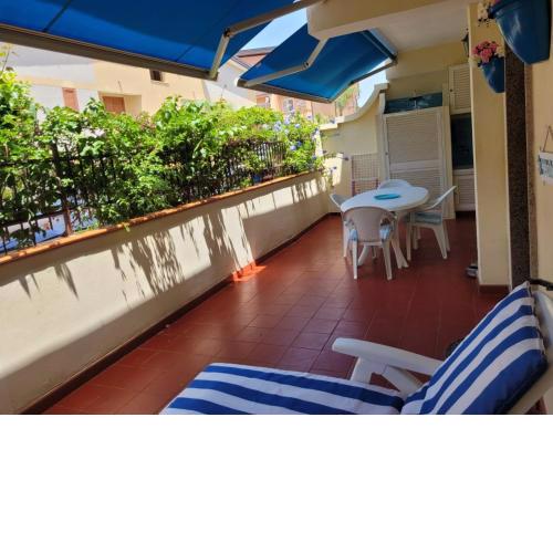 My Little House - grazioso appartamento con patio a 5 minuti dalla spiaggia e dal centro