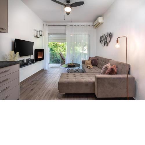 Mystique 2 BD Aparment by BluPine