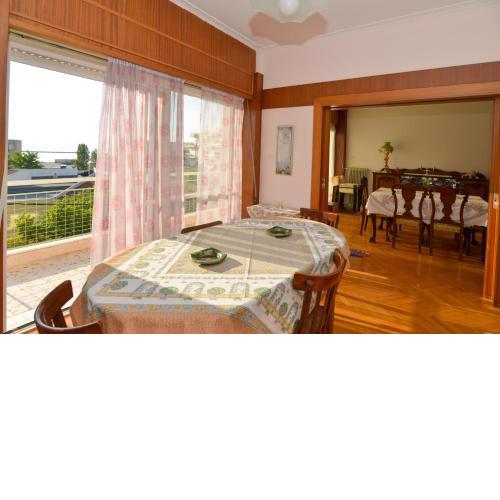 Mytilini central apt 5 min walk from port, shops