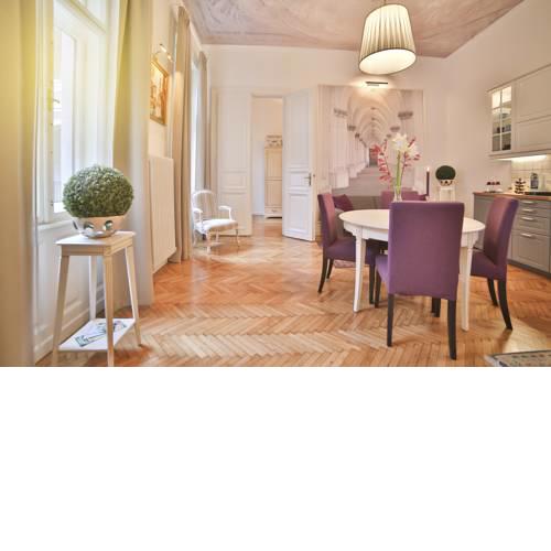 Nadi's Home – Heart of Budapest