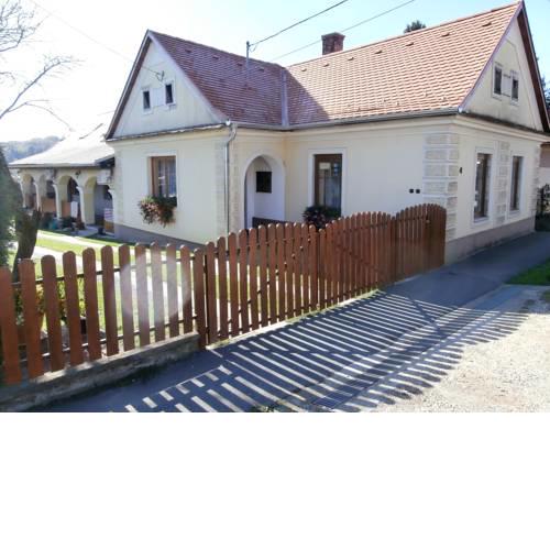 Nádkunyhó Vendégház